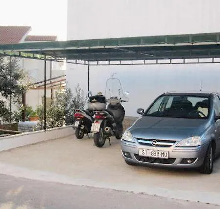 With A Parking Space Hvar 5502 *